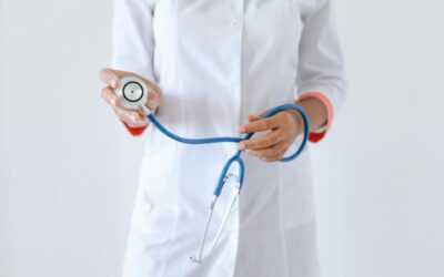 Liste d’attesa infinite e boom di integratori alimentari: gli italiani si curano con la prevenzione fai-da-te
